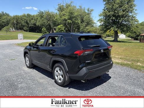 Used 2021 Toyota RAV4 XLE w/ XLE Grade Weather Package AWD/4WD image 7