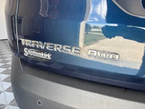 Used 2022 Chevrolet Traverse LT AWD/4WD image 26