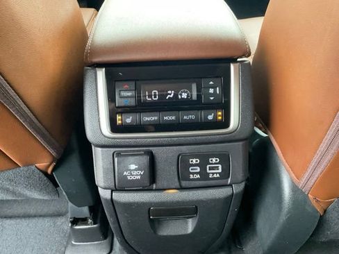 Used 2025 Subaru Ascent Touring AWD/4WD image 21