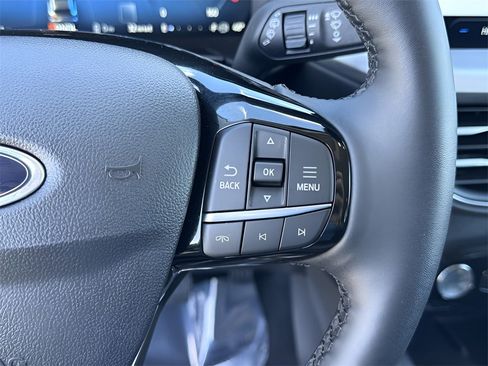 Used 2025 Ford Escape SE w/ PHEV Premium Package image 23