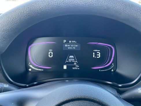 Used 2025 Kia Soul LX w/ LX Technology Package FWD image 38