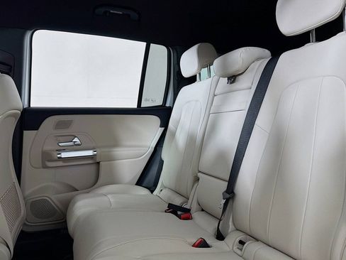 New 2025 Mercedes-Benz GLB 250 image 7