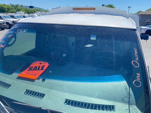 Used 2011 Chevrolet Express 3500 RWD image 4