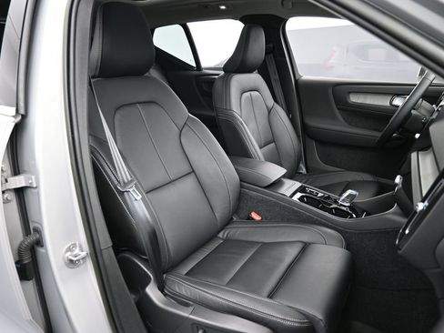 Used 2023 Volvo XC40 B5 Plus w/ Driver Assist Package AWD/4WD image 30