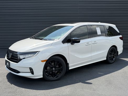Used 2023 Honda Odyssey Sport image 1