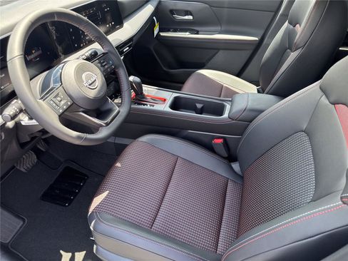 New 2026 Nissan Kicks SR FWD image 10