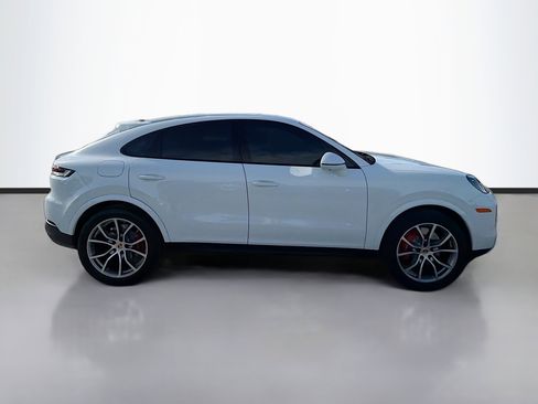 Used 2024 Porsche Cayenne S AWD/4WD image 6