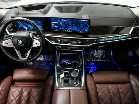 Used 2024 BMW X7 xDrive40i image 16