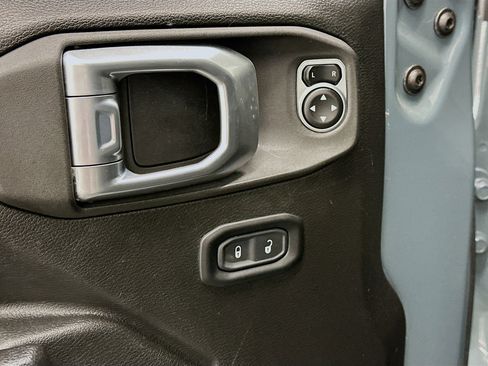 Used 2024 Jeep Wrangler Unlimited w/ Convenience Group AWD/4WD image 15