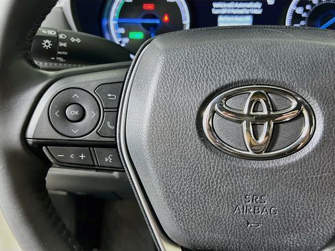 Used 2022 Toyota Venza XLE AWD/4WD image 19