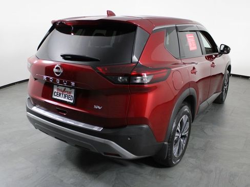 Certified 2022 Nissan Rogue SV FWD image 16