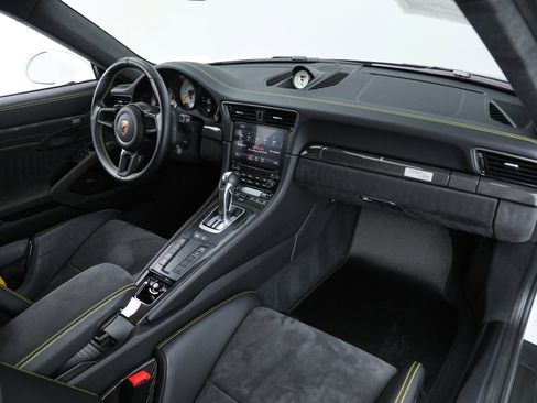 Used 2018 Porsche 911 GT2 RS image 19