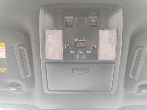 Used 2021 Lexus GX 460 Premium image 25