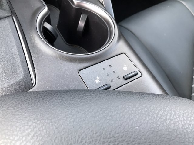 Used 2024 Toyota Camry SE FWD image 7