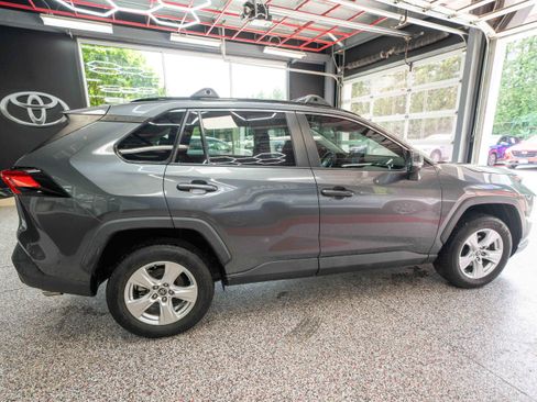 Used 2021 Toyota RAV4 XLE FWD image 4