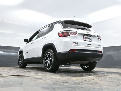 Used 2025 Jeep Compass Limited image 49