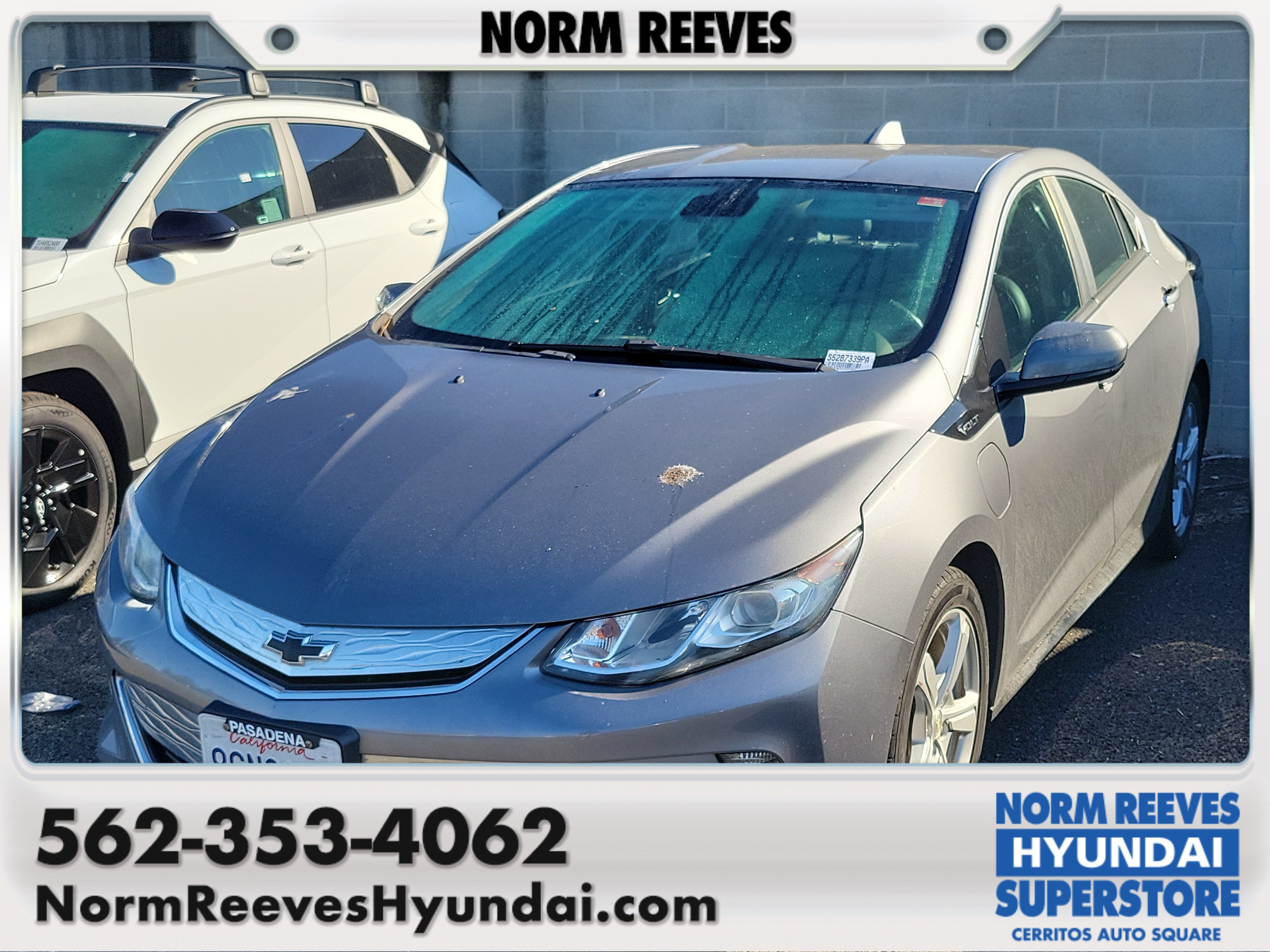 Used 2018 Chevrolet Volt LT w/ Comfort Package FWD image 1
