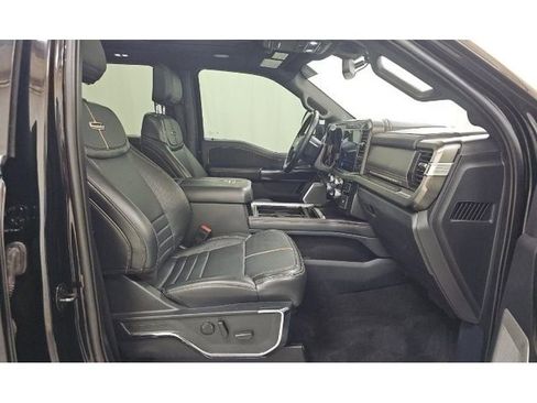 Used 2023 Ford F250 Platinum AWD/4WD image 6