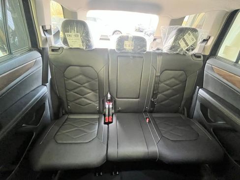 New 2026 Volkswagen Atlas SE image 25