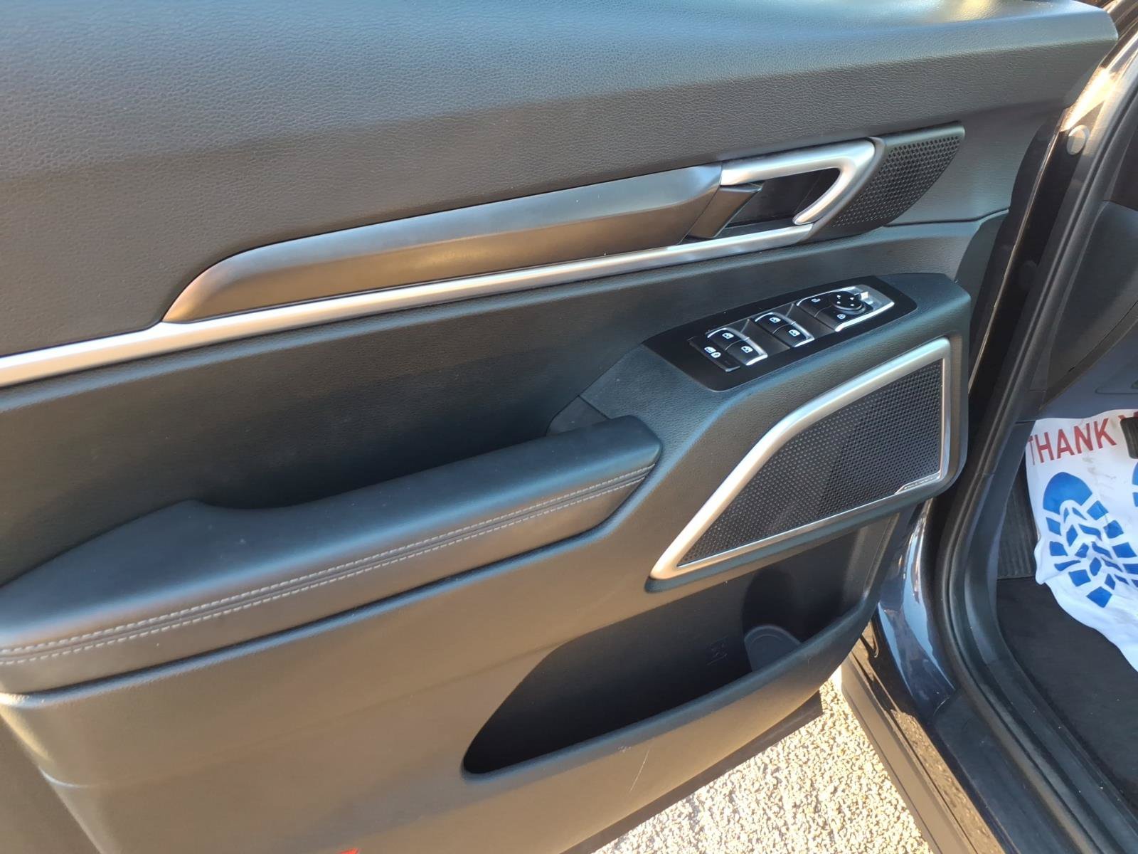 Used 2025 Kia Telluride S FWD image 11