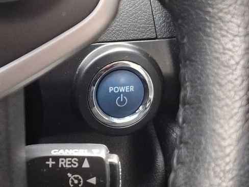 Used 2014 Toyota Camry SE w/ Moonroof Package image 25