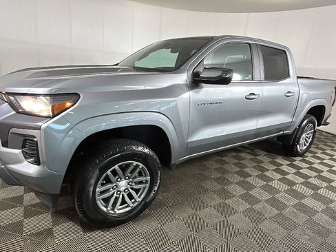Used 2024 Chevrolet Colorado LT w/ LT Convenience Package AWD/4WD image 6