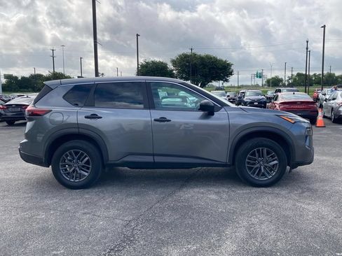 Used 2024 Nissan Rogue S FWD image 4