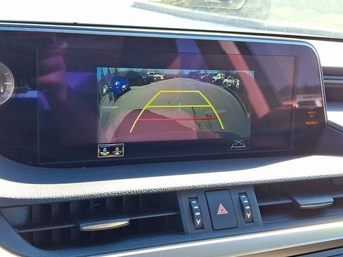 Used 2019 Lexus ES 350 350 Luxury w/ Accessory Package image 19