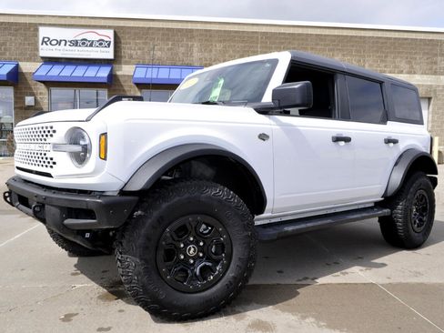 Used 2022 Ford Bronco Wildtrak image 2