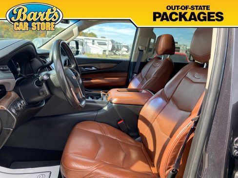 Used 2017 Cadillac Escalade ESV Luxury image 28