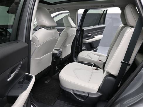 Certified 2025 Toyota Grand Highlander AWD image 17