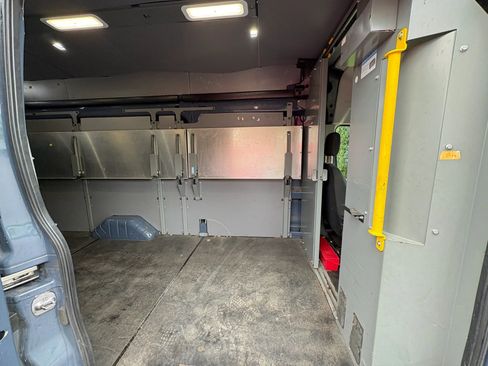 Used 2020 Ford Transit 250 148 High Roof Extended RWD image 18