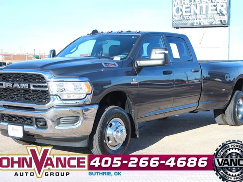 Used 2024 RAM 3500 Tradesman w/ Chrome Appearance Group image 3