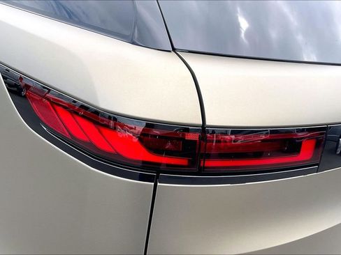 Used 2024 Land Rover Range Rover Sport SV Edition One Carbon Bronze image 25