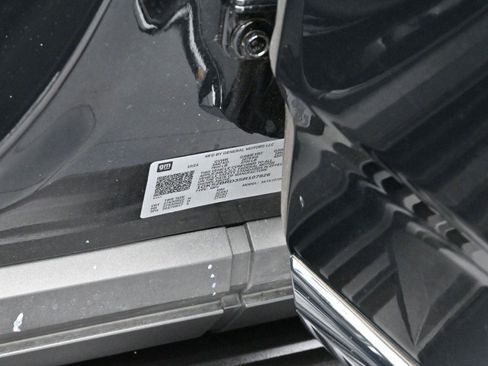 Used 2025 GMC Yukon Elevation image 43