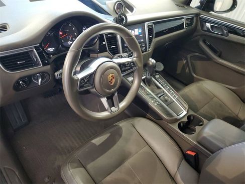 Used 2017 Porsche Macan image 14
