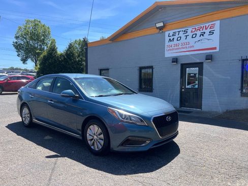Used 2016 Hyundai Sonata SE image 1