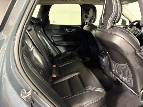 Used 2023 Volvo XC60 B5 Ultimate image 16