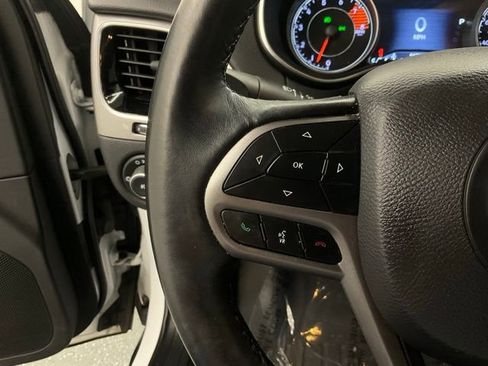 Used 2019 Jeep Cherokee Limited AWD/4WD image 12