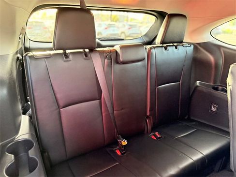 Used 2024 Toyota Highlander XLE image 21