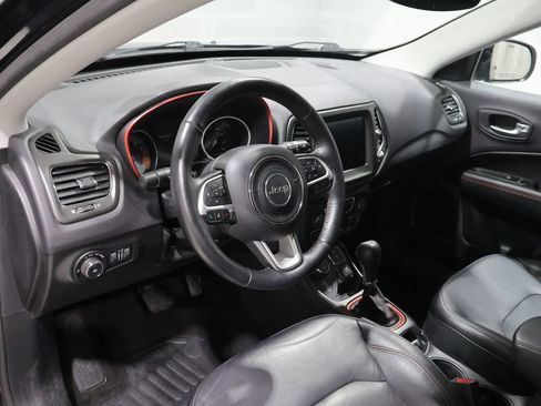 Used 2017 Jeep Compass Trailhawk w/ Leather Interior Group AWD/4WD image 14