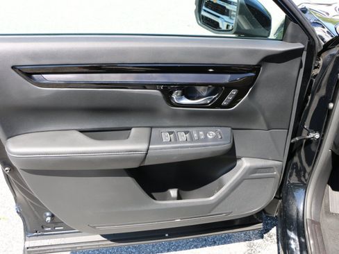 Used 2025 Honda CR-V EX-L image 17