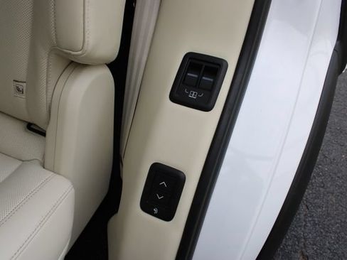 Used 2025 Land Rover Range Rover Long Wheelbase SE AWD/4WD image 24