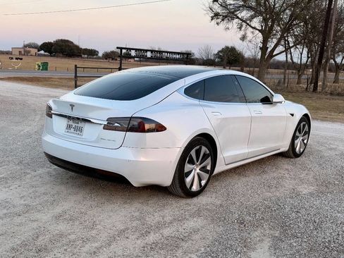 Used 2020 Tesla Model S Long Range Plus image 5