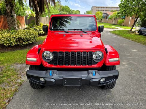 Used 2024 Jeep Wrangler Unlimited w/ Convenience Group AWD/4WD image 24
