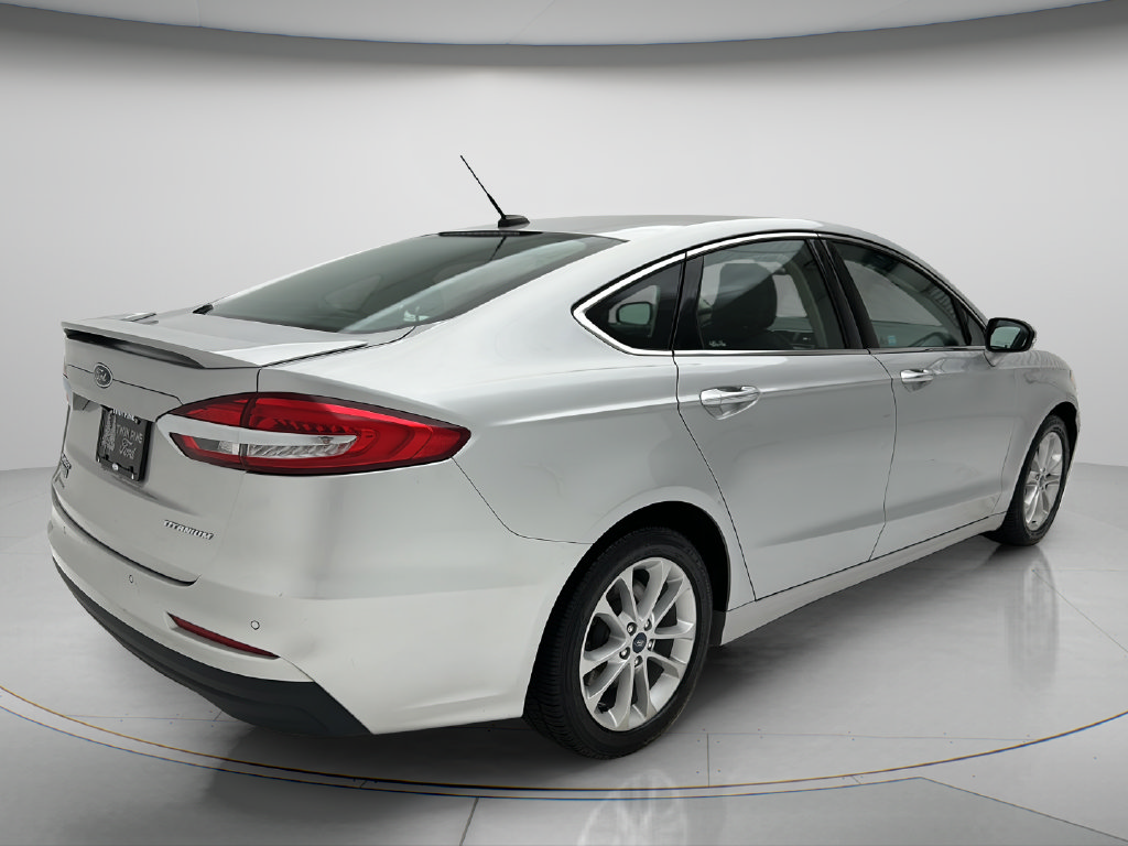 Used 2019 Ford Fusion Energi Titanium FWD image 5