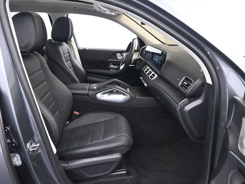 Used 2023 Mercedes-Benz GLS 580 4MATIC image 25