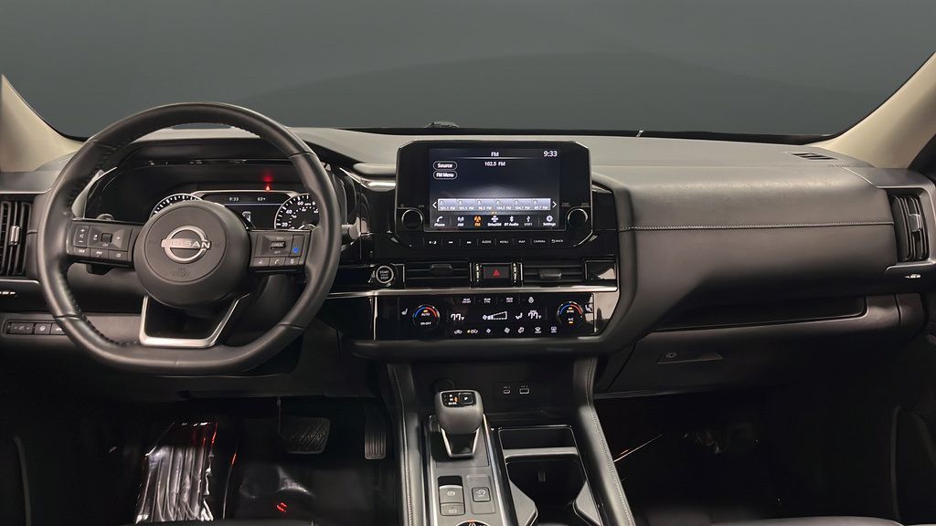 Used 2023 Nissan Pathfinder SL AWD/4WD image 11