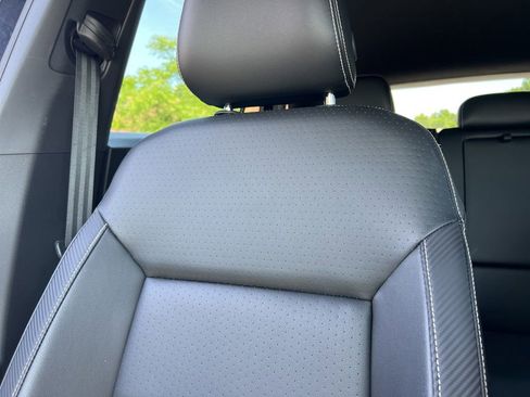 Used 2022 Volkswagen Atlas Cross Sport SE FWD image 21