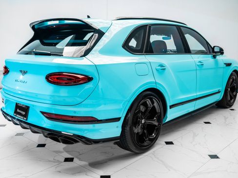 Certified 2024 Bentley Bentayga AWD/4WD image 11